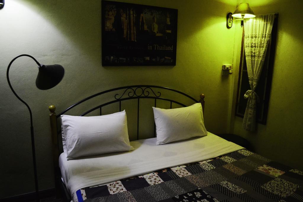 Brickhouse Ayutthaya Guesthouse Est 1986 Dış mekan fotoğraf