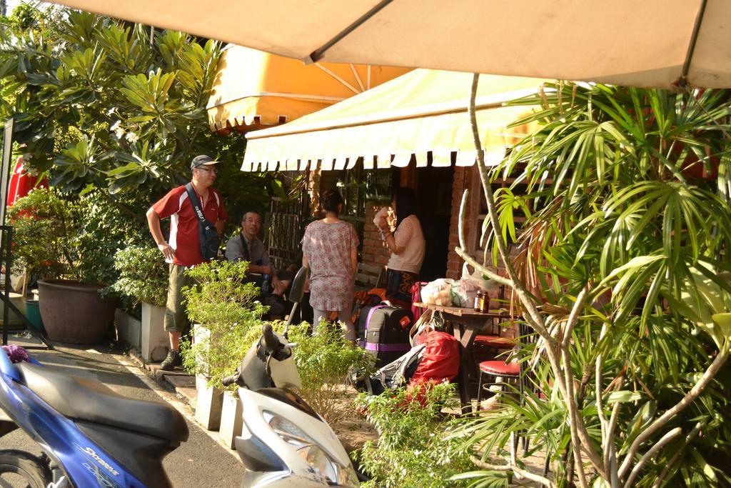 Brickhouse Ayutthaya Guesthouse Est 1986 Dış mekan fotoğraf