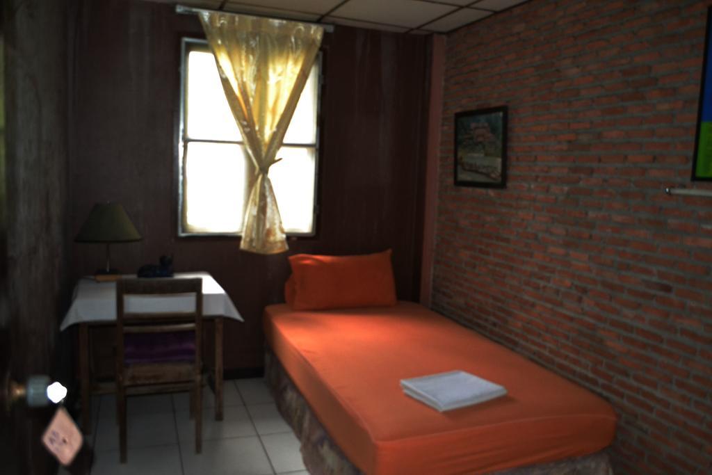 Brickhouse Ayutthaya Guesthouse Est 1986 Dış mekan fotoğraf