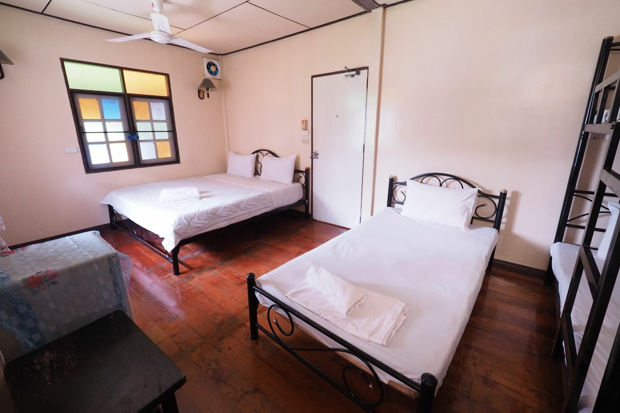 Brickhouse Ayutthaya Guesthouse Est 1986 Dış mekan fotoğraf