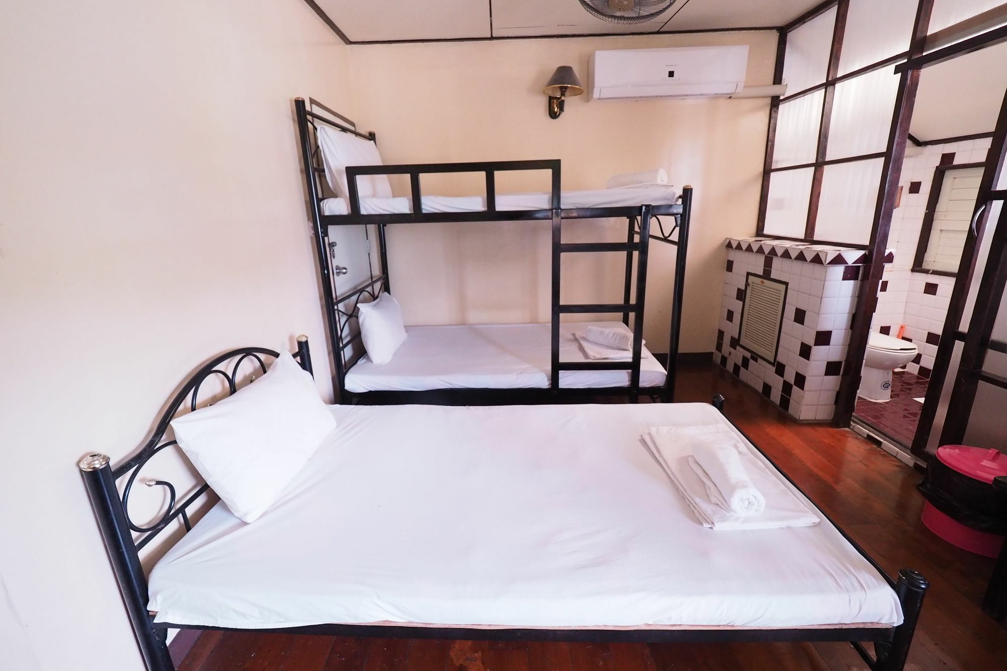 Brickhouse Ayutthaya Guesthouse Est 1986 Dış mekan fotoğraf