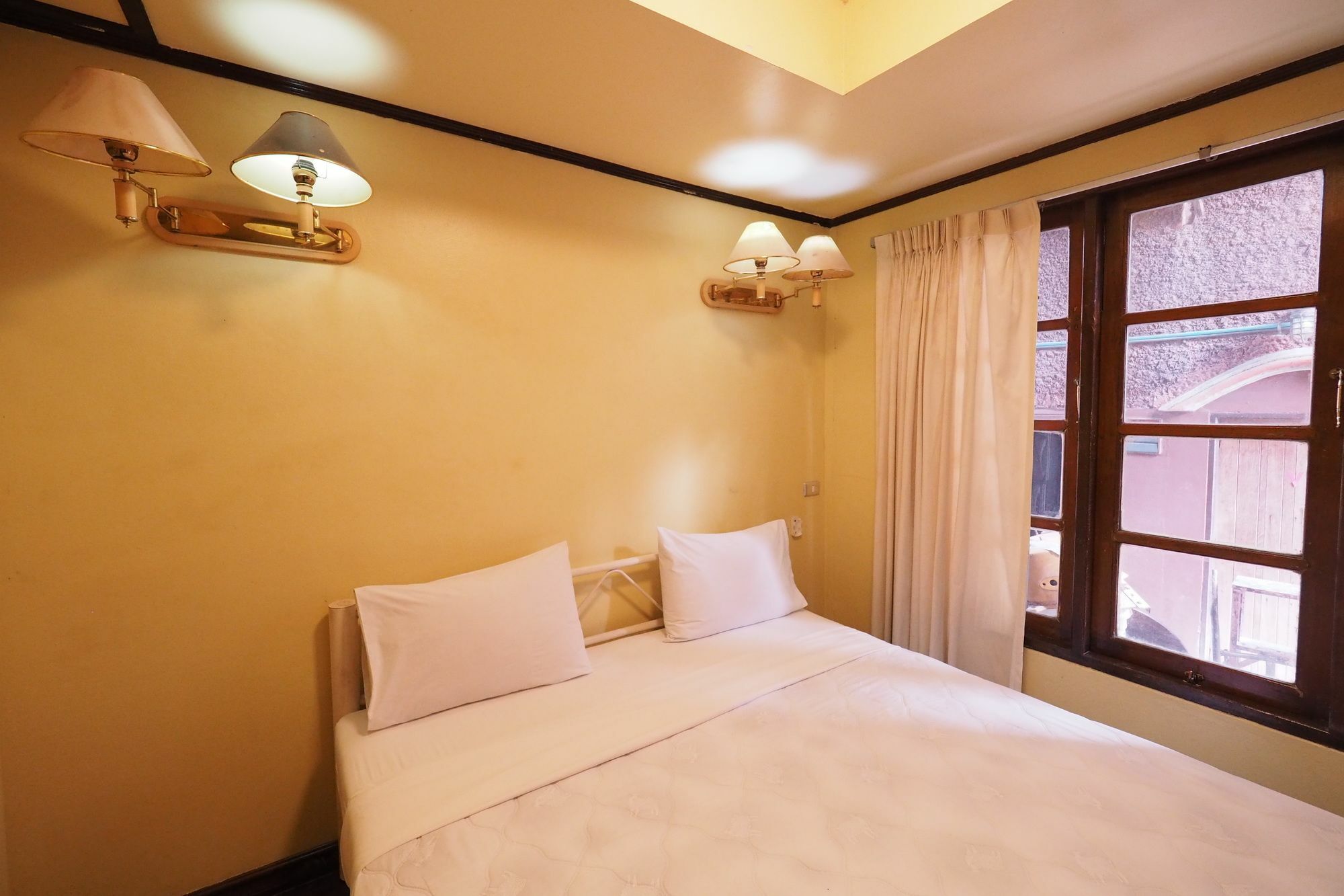 Brickhouse Ayutthaya Guesthouse Est 1986 Dış mekan fotoğraf